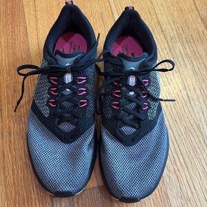 Women’s Nike sneakers